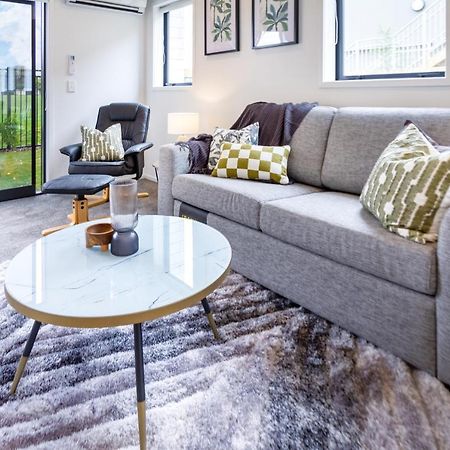 Peaceful Park View Townhouse 2 Bed W/Carpark Daire Christchurch Dış mekan fotoğraf