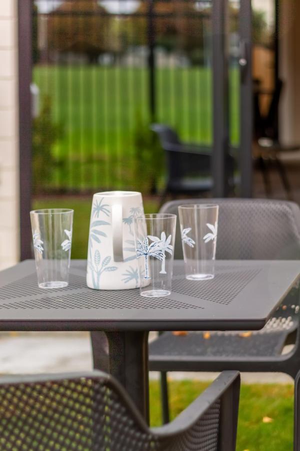 Peaceful Park View Townhouse 2 Bed W/Carpark Daire Christchurch Dış mekan fotoğraf