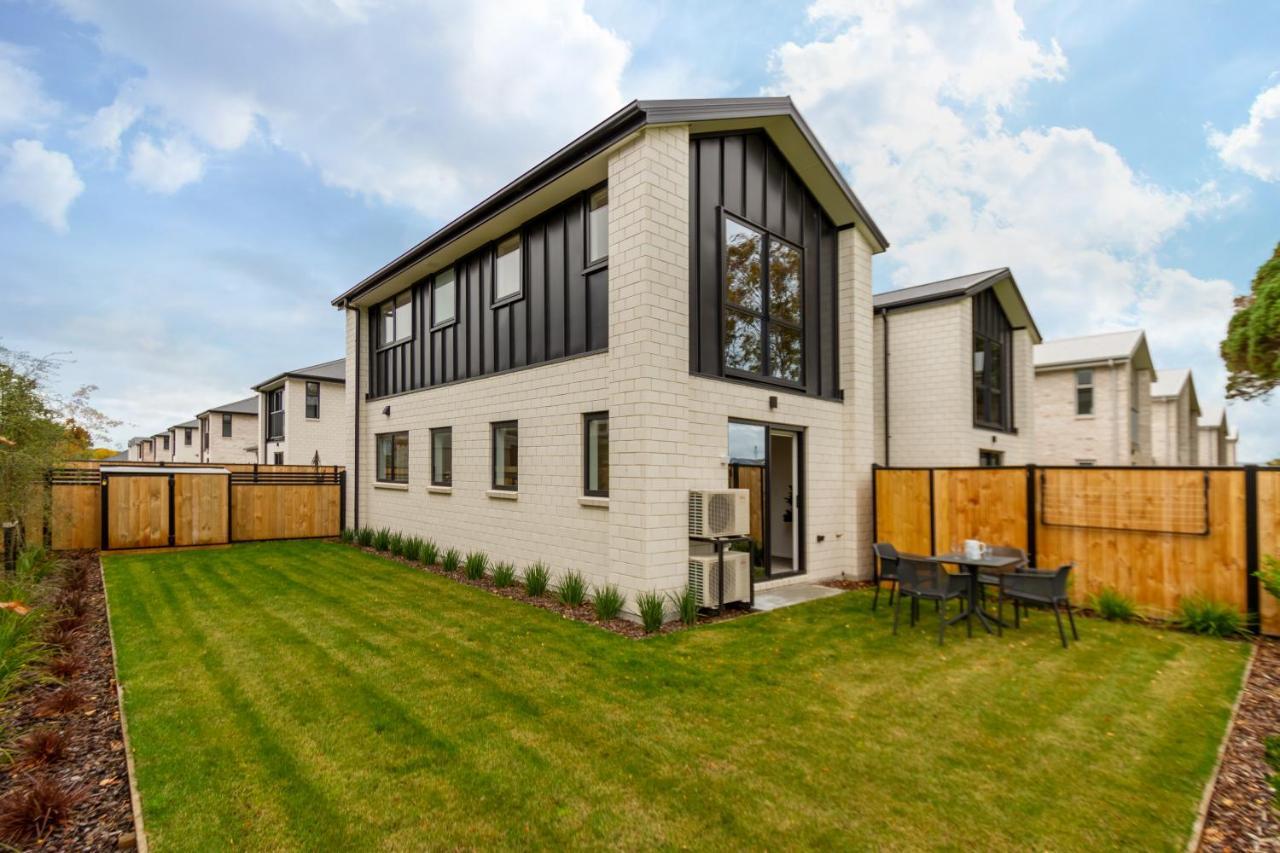 Peaceful Park View Townhouse 2 Bed W/Carpark Daire Christchurch Dış mekan fotoğraf