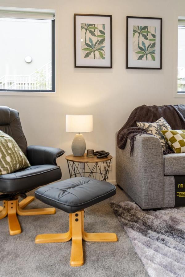Peaceful Park View Townhouse 2 Bed W/Carpark Daire Christchurch Dış mekan fotoğraf